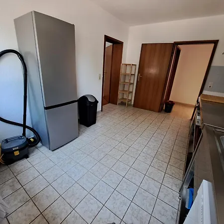 Διαμέρισμα Monteurs Mit 6 Einzelbetten, Kueche, Parkplatz Und Balkon