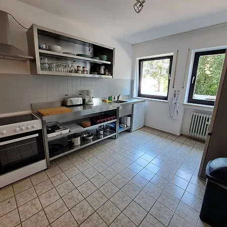 Monteurs Mit 6 Einzelbetten, Kueche, Parkplatz Und Balkon * Στράουμπινγκ