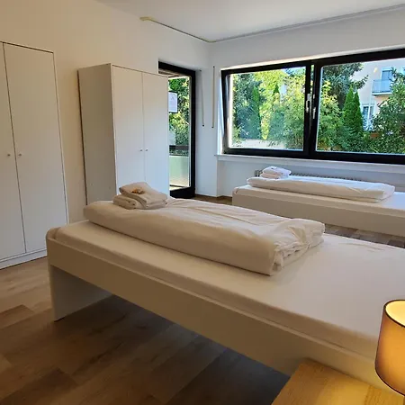Apartment Monteurs Mit 6 Einzelbetten, Kueche, Parkplatz Und Balkon Straubing
