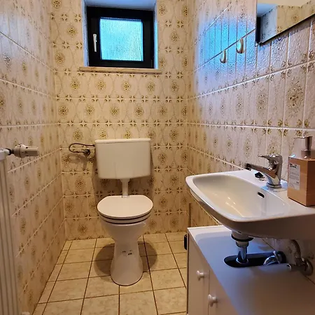 Monteurs Mit 6 Einzelbetten, Kueche, Parkplatz Und Balkon Apartment *