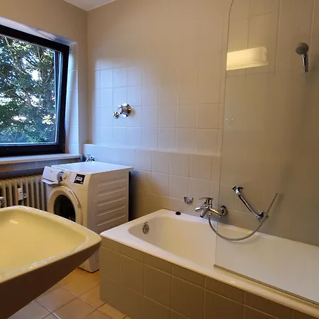 Monteurs Mit 6 Einzelbetten, Kueche, Parkplatz Und Balkon