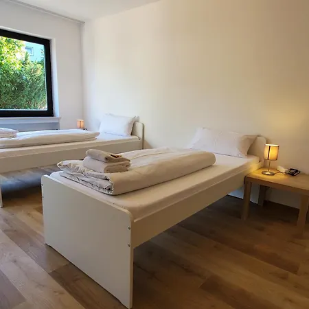 Monteurs Mit 6 Einzelbetten, Kueche, Parkplatz Und Balkon Apartment *